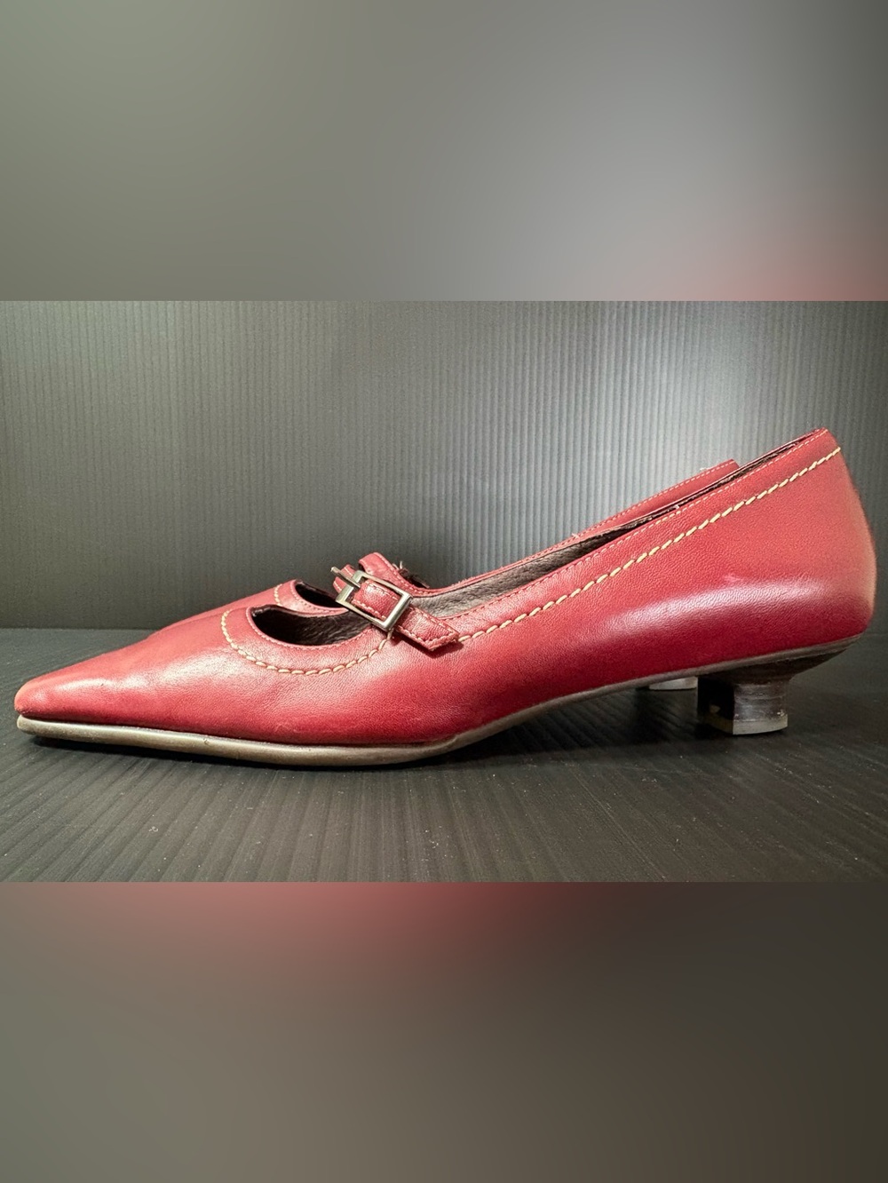 AEROSOLES Women's Red Flats with Strap